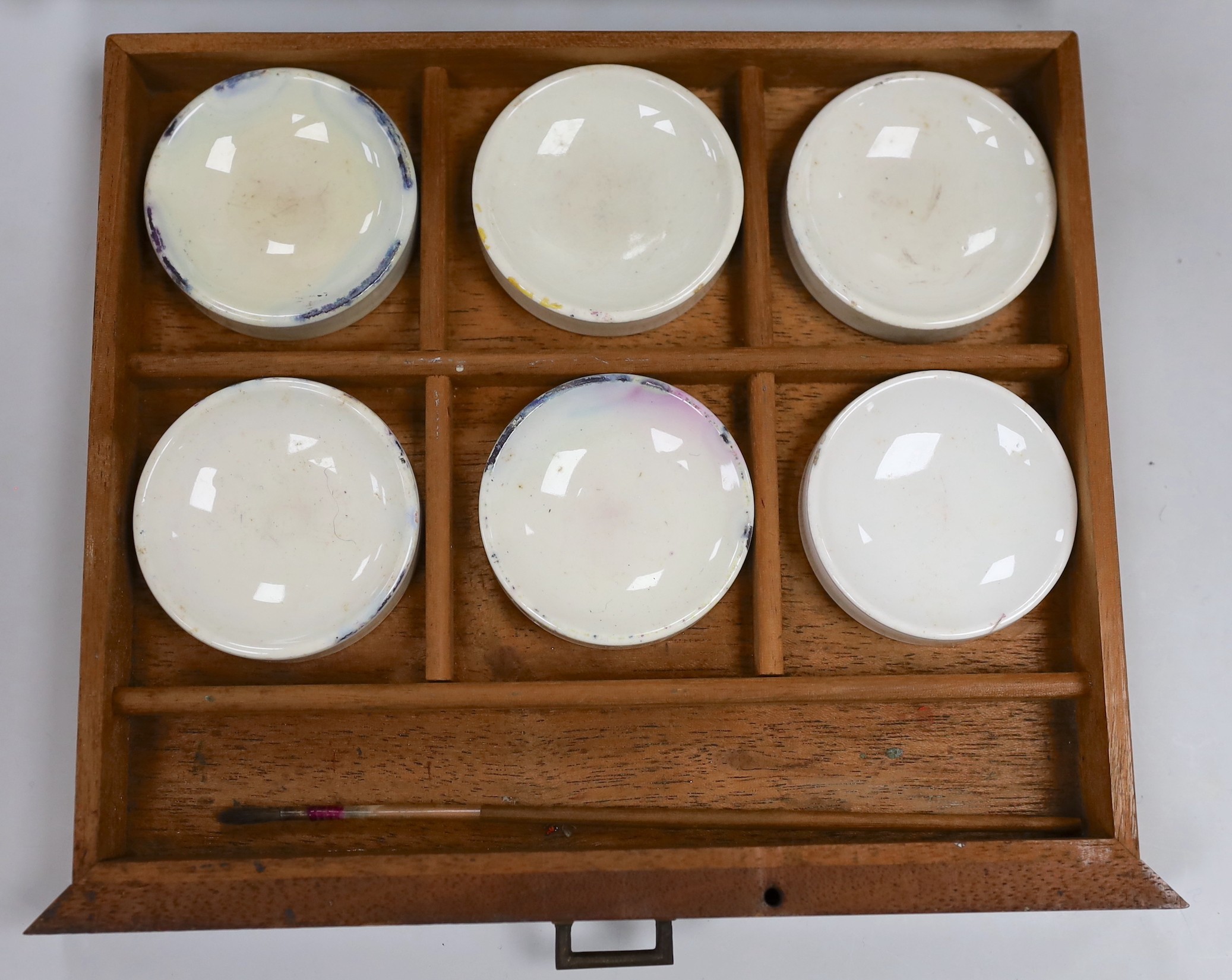A Reeves & Sons mahogany cased watercolour set 23 cm